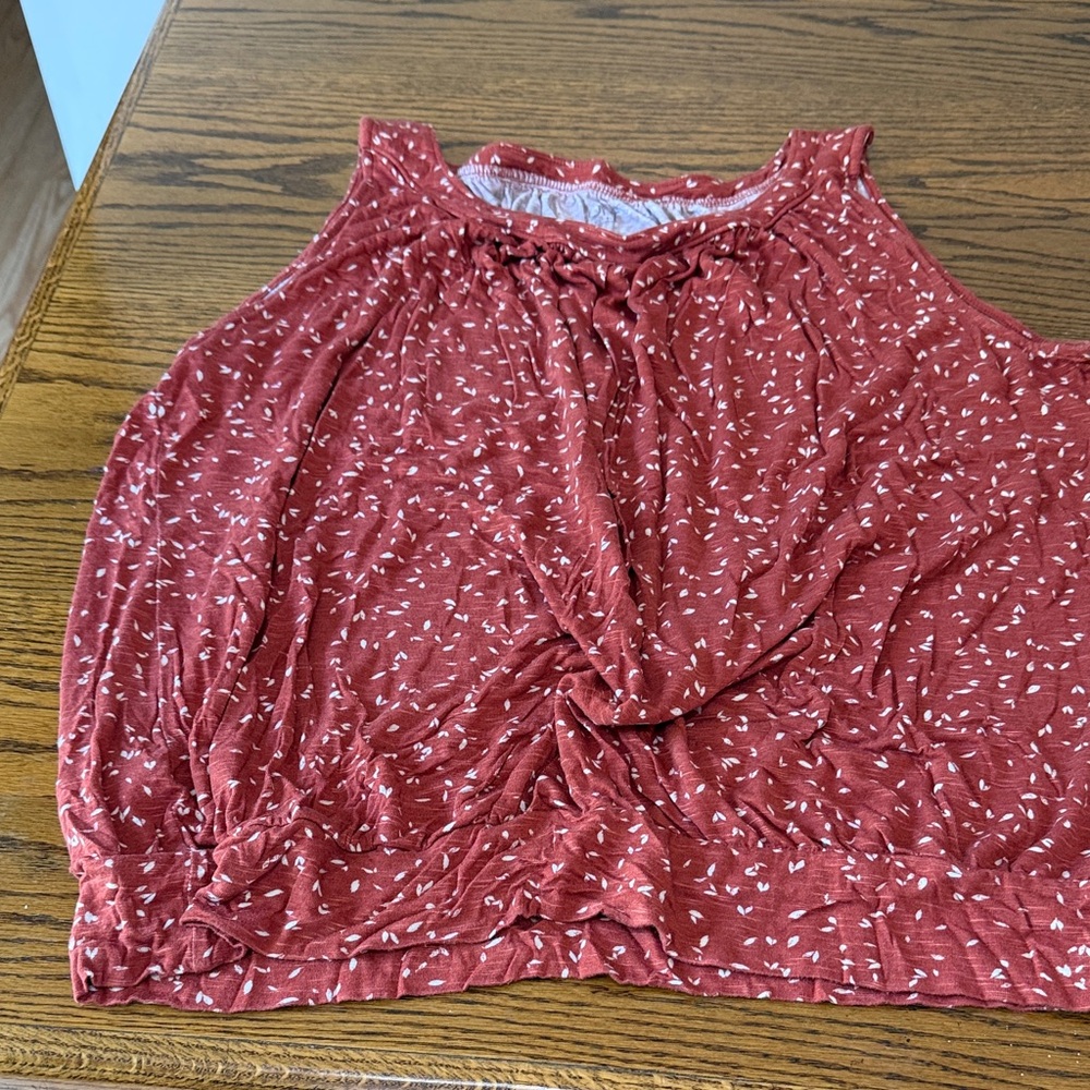 Rust Sleeveless Tank Top with White Pattern